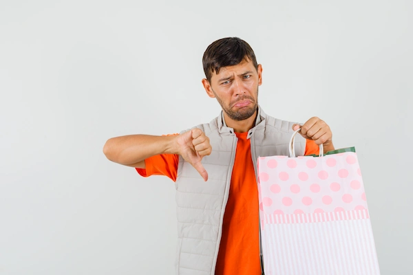 cliente insatisfecho con su compra, denotando una deficiente experiencia del cliente